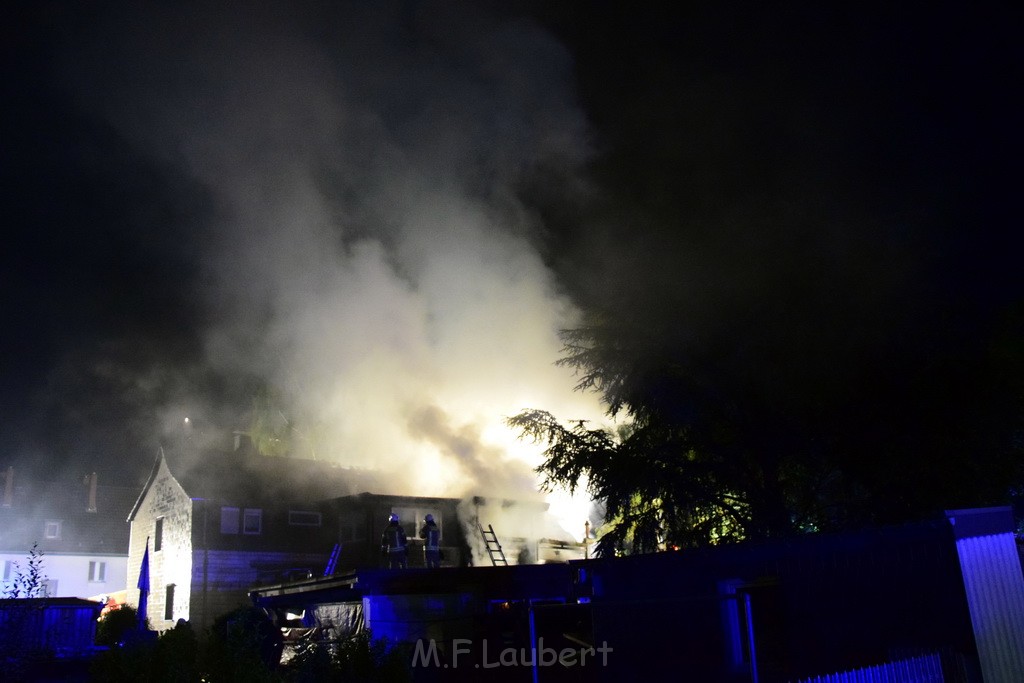 Grossfeuer Einfamilienhaus Siegburg Muehlengrabenstr P0083.JPG - Miklos Laubert